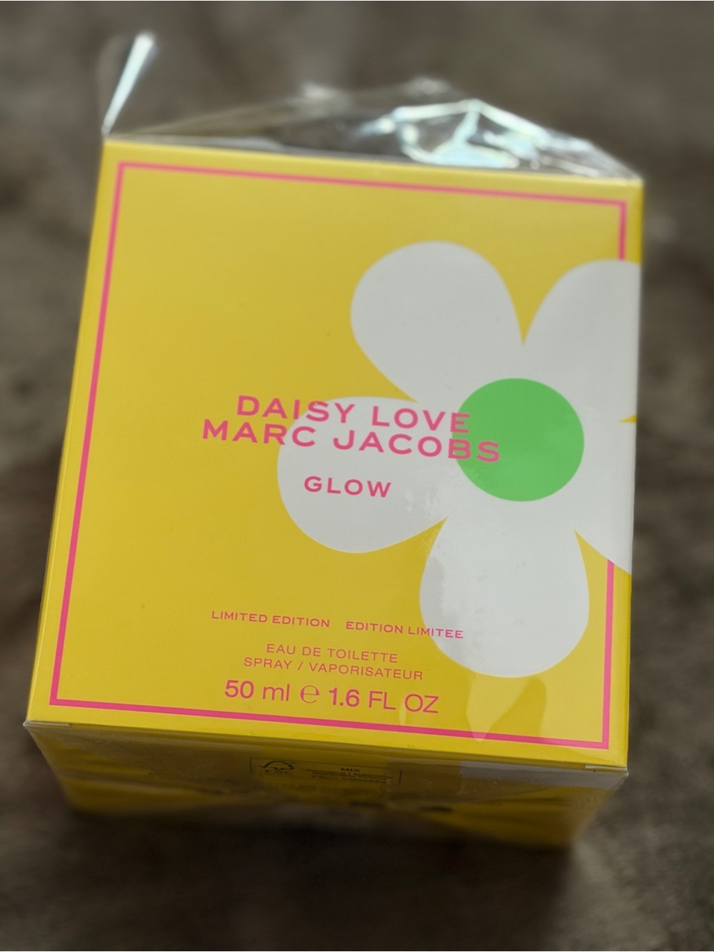Marc Jacobs Daisy Love Glow - Picture 2 of 3